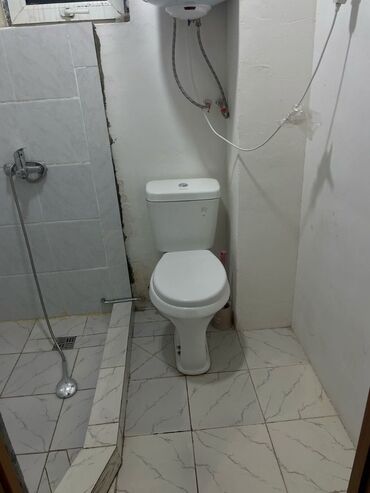 сдаю дом на длительный срок рядом просп жибек жолу бишкек: 15 м², 1 комната