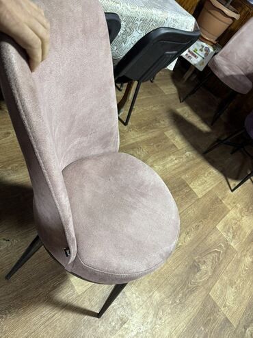 Masa və oturacaq dəstləri: Mətbəx üçün, Açılmayan, Yumru masa — 8