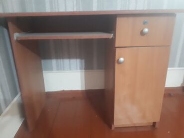 Boşqablar: Kompüter masası, Açılmayan, DSP, Dördbucaq masa