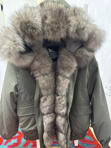 Пуховики и зимние куртки: На продаже 3 премиальные зимние парки с натуральным мехом Все парки — 8