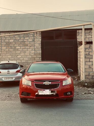 Chevrolet: Chevrolet Cruze LTZ sedan - Korpus: parlaq qırmızı, 4 qapı, arxa — 3