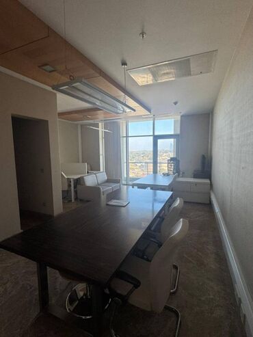 Ofislər: Badamdar Residence-də ofislər icarəyə! Şəhər mərkəzindən cəmi 4 km — 7