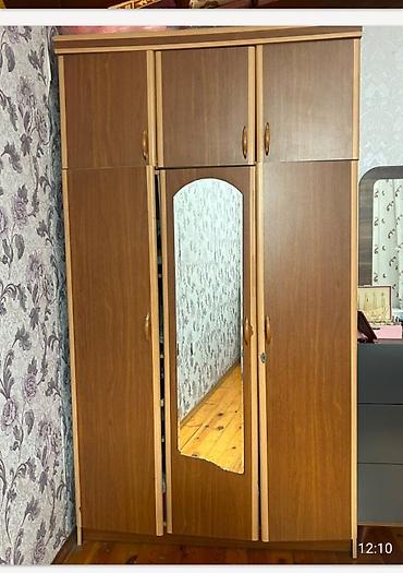 İşlənmiş, 3 qapılı, Güzgülü, Qəhvəyi, Taxta, Açılan, Düz dolab lalafo.az -da İşlənmiş, 3 qapılı, Güzgülü, Qəhvəyi, Taxta, Açılan, Düz dolab