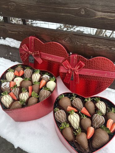 Кондитерские изделия, сладости: Тот самый дубайский шоколад 🍫 Сочная отборная клубника в шоколаде 🍓🍫