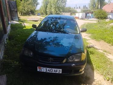 genesis авто: Toyota Avensis: 1998 г., Механика, Бензин, Седан — 1