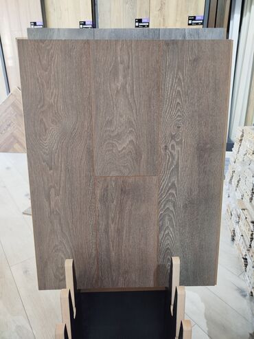 5 15 taxta qiymeti 2022: Qəhvəyi tonlarda ağac teksturalı döşəmə örtüyü nümunəsi - Material at lalafo.az 5 15 taxta qiymeti 2022: Qəhvəyi tonlarda ağac teksturalı döşəmə örtüyü nümunəsi - Material