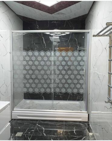 Duş kabinaları, arakəsmələr: Yeni Arakəsmə, Künc üçün, Pulsuz çatdırılma — 26