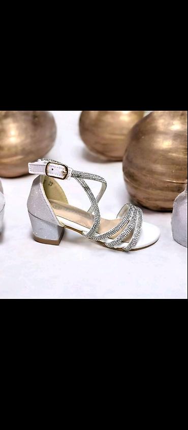 gucci duks: PREDIVNOCA 😍 💎 Prelepe stiklice sandalice sa cirkonima na kaisicima i — 1