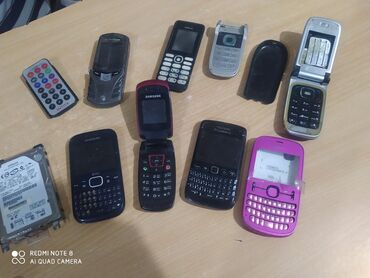 Другие мобильные телефоны: Telefonlar Hami Birlikde 40 Manata vererem Arasinda isleyende var