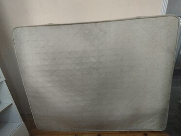 Matraslar: 160x200 matras, qalınnığı 18 sm, ev təmir olduğu üçün təcili satılır