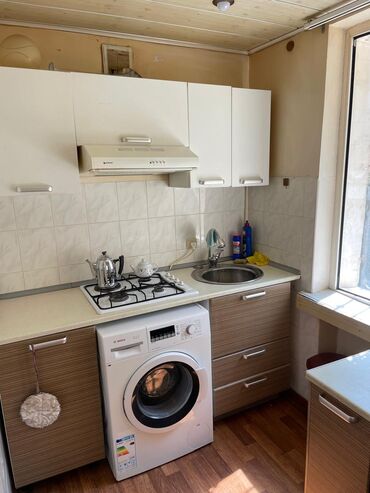 Binalar: Yasamal r. Insaatcilar metrosuna yaxin 3 otagli ev kiraye verilir — 16