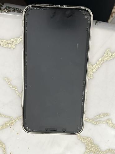 IPhone 11, Б/у, 128 ГБ, Белый, Чехол, 90 %