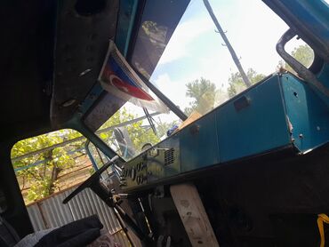 Yük maşınları: Mavi rəngli MAZ 500 yük maşını. Bu model öz dayanıqlığı və — 3