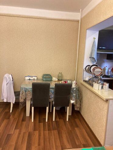 Uzunmüddətli kirayə mənzillər: Binəqədi rayonu,9 mkr,Üzeyir şadlıq sarayı ilə üzbəüz,2 otaqlı — 8