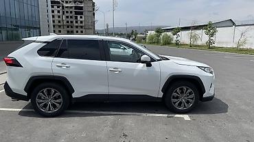 sprinter 4 4: Toyota RAV4: 2024 г., 2 л, Бензин, Кроссовер — 7