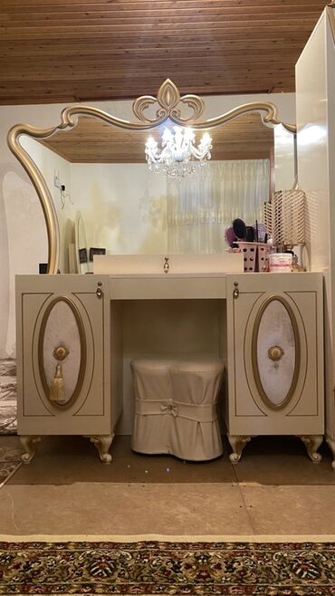 Yataq otağı dəstləri: İkinəfərlik çarpayı, 2 tumba, Dolab, Komod, İşlənmiş — 9