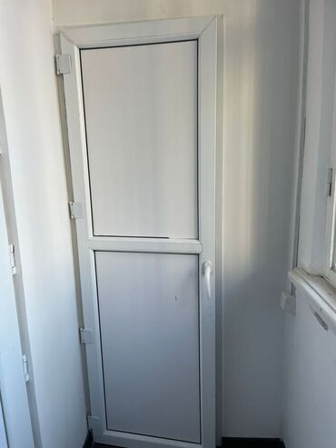 купить офис: Сдаю Офис, 30 м², В бизнес центре, 1 линия