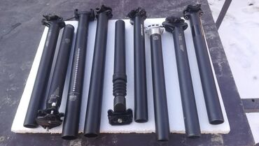 Dodaci za bicikl: Crna šticna za bicikl, dugačka i cilindričnog oblika, sa integrisanim — 9