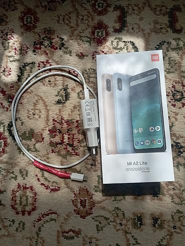 micro cd: Xiaomi, Mi A2 Lite, Б/у, 32 ГБ, цвет - Черный, 2 SIM — 2