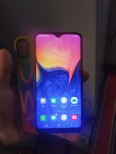 Qazanlar: Samsung Galaxy A10s, 32 GB, rəng - Qırmızı, Face ID