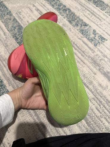 волейбольный крассовка: Волейбольные/баскетбольные кроссовки PUMA, разноцветная пара (левый — — 4