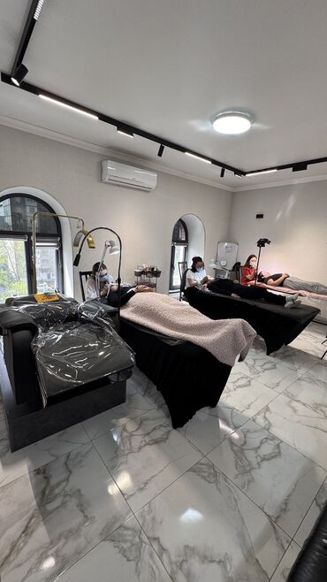 аренда огород: Сдаю Офис, 50 м², В бизнес центре, 1 линия, С видом на горы, С отдельным сан узлом