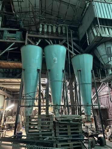 Дробильные установки, мельницы: Мельничное оборудование Производительность 60тонн/сутки Мельница