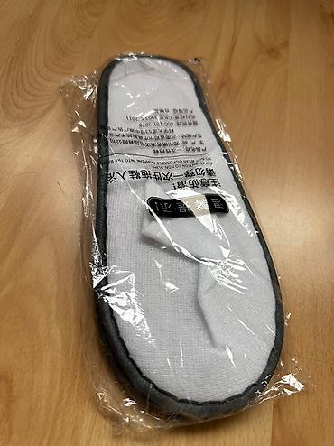 Домашние тапочки: ОДНОРАЗОВЫЕ ТАПОЧКИ. Пара одноразовых тапочек белого цвета с закрытым — 2