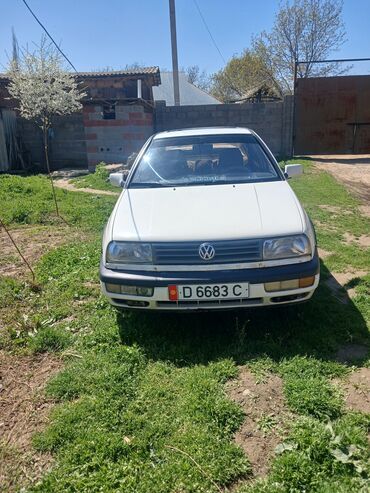 Volkswagen: Volkswagen Vento: 1993 г., 0.2 л, Механика, Бензин, Седан