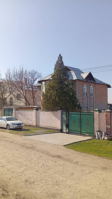 дома с большим участком: Продаётся особняк в селе Кун-Туу ⛰️ 2-этажа, участок 8 соток Материал — 2