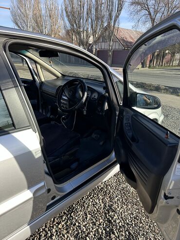 Subaru: Subaru Traviq: 2004 г., 2.2 л, Автомат, Газ, Минивэн — 4