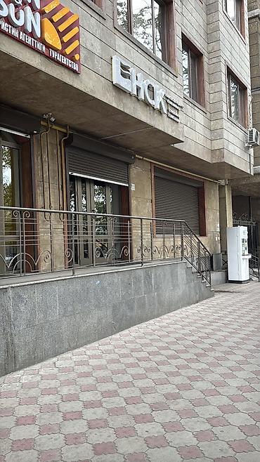 Аренда офисов: Аренда офисов, 96 м², В жилом комплексе, 1 линия — 12