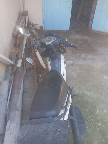 skoda rapid: Skuter/moped – “Efir WS” gövdəli, ağ-qara rəngdə şəhər daxili — 4