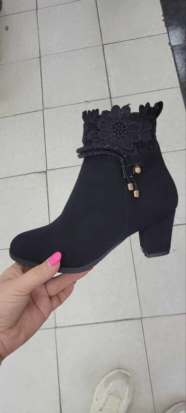 gležnjače 40: Ankle boots, 41