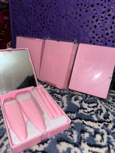 Косметика: Набор косметики и парфюмерии - Спреи-шиммеры USHAS Shimmer Spray — 8