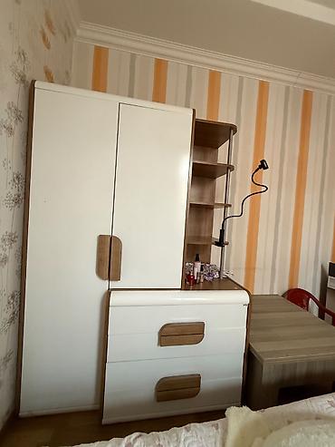 Dehliz dolabi ç . 350azn. Ölcü 1.80 eni 1.32 uzunuqu. 1200azn alinib