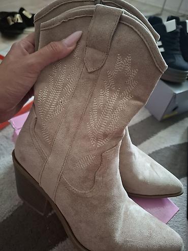 Ženske kaubojke – bež/peščana nijansa - Materijal: veštačka brušena
