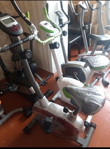 Elliptik trenajorlar: Velotrenajor ela vəziyyətdə. Bir çox velotrenajor Xizək Veloxizekler