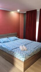 суточный дом: 1 комната, Бронь, Домофон, Банные принадлежности