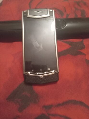 telefon ehtiyyat hissələri: Vertu Aster, İki sim kartlı