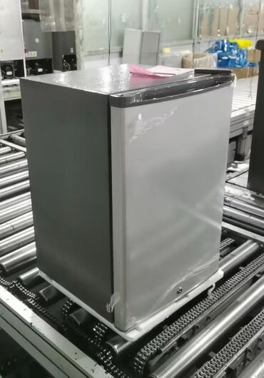 işləmiş soyducu: Kompakt masaüstü mini soyuducu - Rəng: gümüşü/qrafit korpus, qabaqda