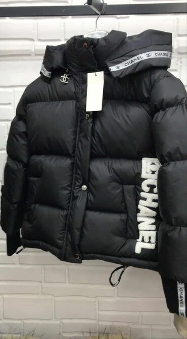 Zimske jakne: Ženska, markirana jakna
Uvoz Turska
s, m, l, xl, 2xl
9.700 din — 9