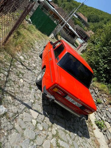 продажа бу авто в азербайджане: VAZ 2106, narıncı rəngli sedan Xüsusiyyətlər: - Korpus: 4 qapılı