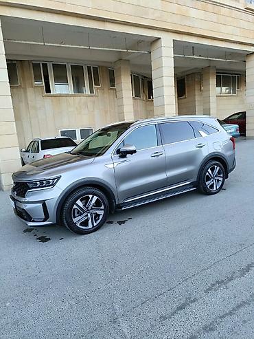 kia radiator: Kia Sorento AWD – gümüş rəngli, müasir dizaynlı yolsuzluq/SUV — 10