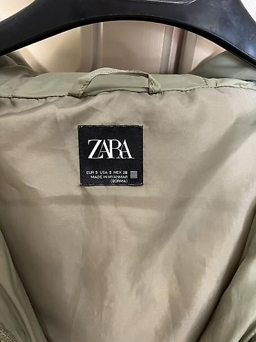 Демисезонные куртки: Куртка-рубашка Pull&Bear Размер: S (EUR S / USA S / MEX 26 Цена at lalafo.kg — 12 Демисезонные куртки: Куртка-рубашка Pull&Bear Размер: S (EUR S / USA S / MEX 26 Цена — 12