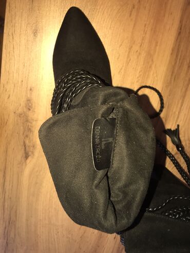 Botinka və botilyonlar: Ölçü: 35, rəng - Qara, İşlənmiş — 10