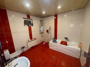 Həyət evləri və villaların satışı: Binəqədi qəs. 5 otaqlı, 180 kv. m, Orta təmir — 5