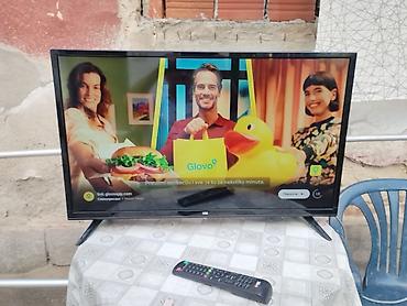 staklo: Prodajem smart Vox tv 32 inča you tube i sve aplikacije rade — 1