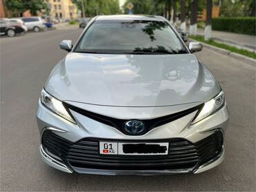 Toyota Camry: 2022 г., 2.5 л, Вариатор, Гибрид, Седан