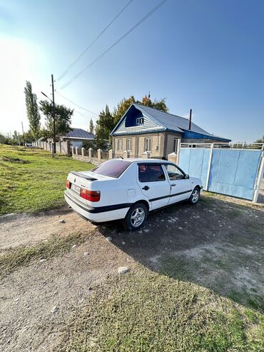 от венто: Volkswagen Vento: 1993 г., 1.8 л, Механика, Бензин, Седан